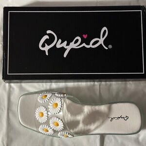 Qupid Women's Clear Sandals with Daisy Embellishments